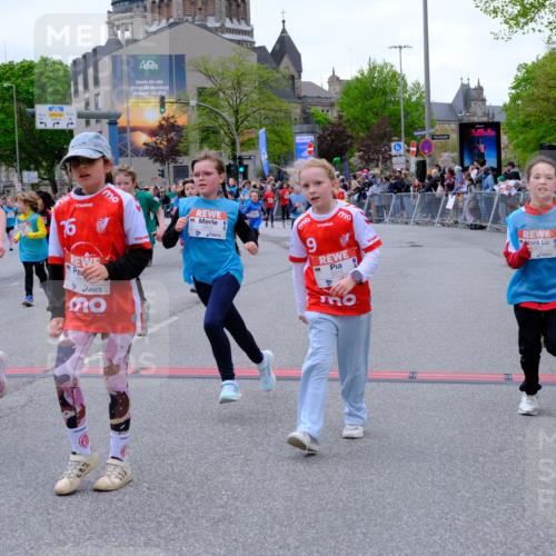 25.04.2026 - Das Zehntel Tim E. http://msf.ph/oto/9576940 25.04.2026 10:58:31 Ziel 5015, 5073, 5266, 5315, 5320, 5407, 5485, 5496, 5499, 5666, 5668, 5680, 5694, 5801, 5822, 5987, 5996, 6033, 6108, 6112, 6129, 6191, 6199, 6298, 6304, 6308, 6351, 6361, 6370, 6377, 6388, 6400, 6590, 6647, 6727, 6730, 6786, 6810, 7042, 7049, 7062, 7230, 7232, 7236, 7294, 7297, 7551, 7647, 7653, 7659, 7666, 7760, 7866, 7868, 7887, 7901 meine-sportfotos.de