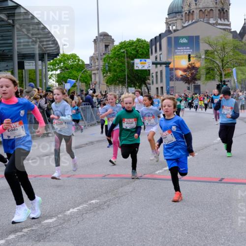 25.04.2026 - Das Zehntel Tim E. http://msf.ph/oto/9576952 25.04.2026 10:58:34 Ziel 5015, 5068, 5069, 5073, 5266, 5311, 5315, 5316, 5320, 5323, 5347, 5407, 5485, 5496, 5499, 5629, 5666, 5668, 5676, 5801, 5808, 5822, 5824, 5987, 5996, 6033, 6108, 6112, 6129, 6298, 6304, 6308, 6351, 6370, 6377, 6388, 6400, 6590, 6727, 6730, 7049, 7062, 7196, 7232, 7294, 7297, 7551, 7647, 7653, 7659, 7666, 7760, 7866, 7868, 7887, 7901, 7983 meine-sportfotos.de