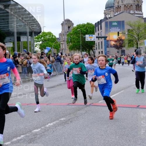 25.04.2026 - Das Zehntel Tim E. http://msf.ph/oto/9576953 25.04.2026 10:58:34 Ziel 5015, 5068, 5069, 5073, 5266, 5311, 5315, 5316, 5320, 5323, 5347, 5407, 5485, 5496, 5499, 5629, 5666, 5668, 5676, 5801, 5808, 5822, 5824, 5987, 5996, 6033, 6108, 6112, 6129, 6298, 6304, 6308, 6351, 6370, 6377, 6388, 6400, 6590, 6727, 6730, 7049, 7062, 7196, 7232, 7294, 7297, 7551, 7647, 7653, 7659, 7666, 7760, 7866, 7868, 7887, 7901, 7983 meine-sportfotos.de