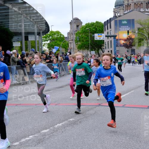 25.04.2026 - Das Zehntel Tim E. http://msf.ph/oto/9576954 25.04.2026 10:58:34 Ziel 5015, 5068, 5069, 5073, 5266, 5311, 5315, 5316, 5320, 5323, 5347, 5407, 5485, 5496, 5499, 5629, 5666, 5668, 5676, 5801, 5808, 5822, 5824, 5987, 5996, 6033, 6108, 6112, 6129, 6298, 6304, 6308, 6351, 6370, 6377, 6388, 6400, 6590, 6727, 6730, 7049, 7062, 7196, 7232, 7294, 7297, 7551, 7647, 7653, 7659, 7666, 7760, 7866, 7868, 7887, 7901, 7983 meine-sportfotos.de