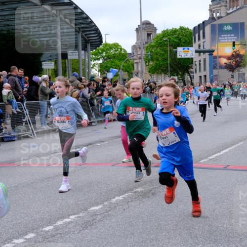 25.04.2026 - Das Zehntel Tim E. http://msf.ph/oto/9576956 25.04.2026 10:58:35 Ziel 5015, 5068, 5069, 5073, 5266, 5311, 5315, 5316, 5320, 5323, 5347, 5407, 5485, 5496, 5629, 5666, 5668, 5676, 5801, 5808, 5822, 5824, 5987, 5996, 6033, 6105, 6108, 6112, 6114, 6129, 6298, 6304, 6308, 6369, 6370, 6377, 6388, 6400, 6467, 6590, 6727, 6730, 7049, 7062, 7196, 7232, 7551, 7647, 7653, 7659, 7666, 7760, 7866, 7868, 7887, 7901, 7983 meine-sportfotos.de