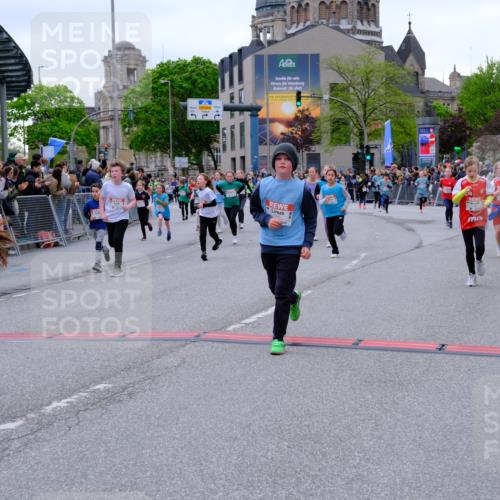 25.04.2026 - Das Zehntel Tim E. http://msf.ph/oto/9576961 25.04.2026 10:58:35 Ziel 5015, 5068, 5069, 5073, 5266, 5311, 5315, 5316, 5320, 5323, 5347, 5407, 5485, 5496, 5629, 5666, 5668, 5676, 5801, 5808, 5822, 5824, 5987, 5996, 6033, 6105, 6108, 6112, 6114, 6129, 6298, 6304, 6308, 6369, 6370, 6377, 6388, 6400, 6467, 6590, 6727, 6730, 7049, 7062, 7196, 7232, 7551, 7647, 7653, 7659, 7666, 7760, 7866, 7868, 7887, 7901, 7983 meine-sportfotos.de