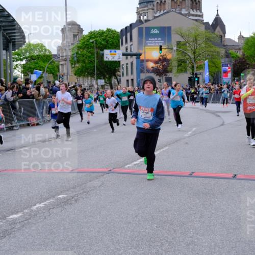 25.04.2026 - Das Zehntel Tim E. http://msf.ph/oto/9576962 25.04.2026 10:58:35 Ziel 5015, 5068, 5069, 5073, 5266, 5311, 5315, 5316, 5320, 5323, 5347, 5407, 5485, 5496, 5629, 5666, 5668, 5676, 5801, 5808, 5822, 5824, 5987, 5996, 6033, 6105, 6108, 6112, 6114, 6129, 6298, 6304, 6308, 6369, 6370, 6377, 6388, 6400, 6467, 6590, 6727, 6730, 7049, 7062, 7196, 7232, 7551, 7647, 7653, 7659, 7666, 7760, 7866, 7868, 7887, 7901, 7983 meine-sportfotos.de