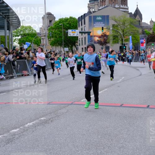 25.04.2026 - Das Zehntel Tim E. http://msf.ph/oto/9576963 25.04.2026 10:58:36 Ziel 5015, 5068, 5069, 5073, 5266, 5311, 5315, 5316, 5320, 5323, 5347, 5407, 5485, 5496, 5629, 5666, 5668, 5676, 5801, 5808, 5822, 5824, 5987, 5996, 6033, 6105, 6108, 6112, 6114, 6129, 6298, 6304, 6308, 6369, 6370, 6377, 6388, 6400, 6467, 6590, 6727, 6730, 6746, 6759, 7049, 7062, 7196, 7232, 7647, 7653, 7659, 7666, 7760, 7866, 7868, 7887, 7901, 7983 meine-sportfotos.de