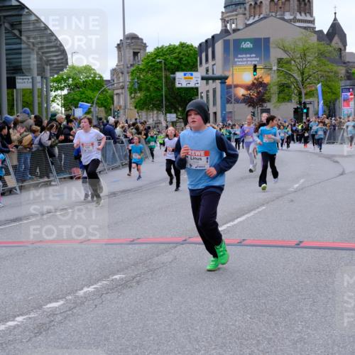 25.04.2026 - Das Zehntel Tim E. http://msf.ph/oto/9576966 25.04.2026 10:58:36 Ziel 5015, 5068, 5069, 5073, 5266, 5311, 5315, 5316, 5320, 5323, 5347, 5407, 5485, 5496, 5629, 5666, 5668, 5676, 5801, 5808, 5822, 5824, 5987, 5996, 6033, 6105, 6108, 6112, 6114, 6129, 6298, 6304, 6308, 6369, 6370, 6377, 6388, 6400, 6467, 6590, 6727, 6730, 6746, 6759, 7049, 7062, 7196, 7232, 7647, 7653, 7659, 7666, 7760, 7866, 7868, 7887, 7901, 7983 meine-sportfotos.de