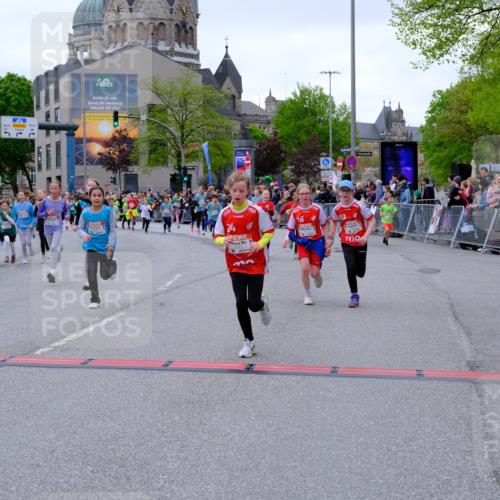 25.04.2026 - Das Zehntel Tim E. http://msf.ph/oto/9576968 25.04.2026 10:58:37 Ziel 5015, 5068, 5069, 5073, 5266, 5311, 5316, 5323, 5347, 5407, 5485, 5496, 5629, 5666, 5668, 5676, 5801, 5808, 5822, 5824, 5987, 5996, 6105, 6108, 6112, 6114, 6129, 6298, 6304, 6308, 6369, 6370, 6377, 6388, 6400, 6467, 6471, 6478, 6484, 6590, 6727, 6730, 6746, 6759, 7049, 7062, 7196, 7232, 7647, 7653, 7659, 7666, 7760, 7866, 7868, 7887, 7901, 7983 meine-sportfotos.de