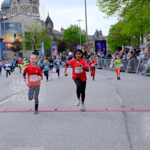 25.04.2026 - Das Zehntel Tim E. http://msf.ph/oto/9576988 25.04.2026 10:58:40 Ziel 5015, 5022, 5068, 5069, 5073, 5311, 5316, 5323, 5347, 5407, 5629, 5666, 5668, 5676, 5808, 5824, 5956, 6105, 6114, 6298, 6304, 6308, 6369, 6370, 6377, 6388, 6400, 6467, 6471, 6478, 6484, 6590, 6727, 6730, 6746, 6759, 7049, 7062, 7196, 7232, 7276, 7339, 7407, 7597, 7598, 7634, 7647, 7653, 7659, 7666, 7760, 7887, 7901, 7983 meine-sportfotos.de