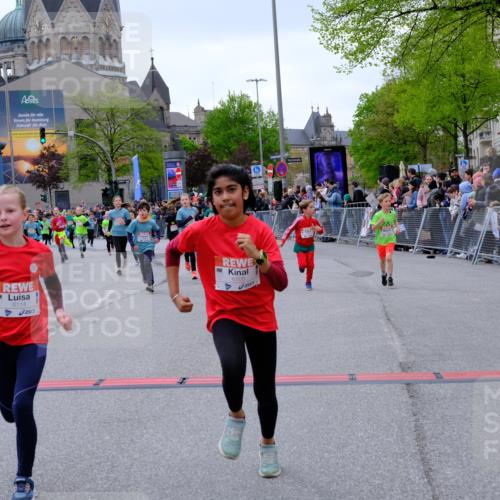 25.04.2026 - Das Zehntel Tim E. http://msf.ph/oto/9576994 25.04.2026 10:58:41 Ziel 5015, 5022, 5068, 5069, 5311, 5316, 5323, 5347, 5407, 5629, 5666, 5676, 5808, 5824, 5956, 6105, 6114, 6308, 6369, 6370, 6377, 6388, 6400, 6467, 6471, 6478, 6484, 6746, 6759, 7049, 7062, 7196, 7232, 7276, 7339, 7407, 7597, 7598, 7634, 7647, 7653, 7659, 7666, 7684, 7760, 7887, 7983 meine-sportfotos.de