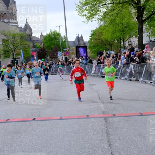 25.04.2026 - Das Zehntel Tim E. http://msf.ph/oto/9576998 25.04.2026 10:58:42 Ziel 5015, 5022, 5068, 5069, 5311, 5316, 5323, 5347, 5407, 5629, 5676, 5808, 5824, 5956, 6105, 6114, 6369, 6377, 6467, 6471, 6478, 6484, 6547, 6746, 6759, 7196, 7232, 7276, 7339, 7407, 7467, 7597, 7598, 7634, 7666, 7684, 7983 meine-sportfotos.de