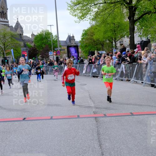 25.04.2026 - Das Zehntel Tim E. http://msf.ph/oto/9577002 25.04.2026 10:58:43 Ziel 5015, 5022, 5068, 5069, 5311, 5316, 5323, 5347, 5629, 5676, 5808, 5824, 5956, 6105, 6114, 6369, 6467, 6471, 6478, 6484, 6547, 6746, 6759, 6974, 6978, 7055, 7080, 7196, 7276, 7339, 7397, 7407, 7467, 7597, 7598, 7634, 7684, 7965, 7975, 7983 meine-sportfotos.de