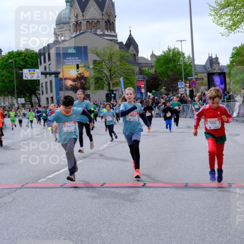 25.04.2026 - Das Zehntel Tim E. http://msf.ph/oto/9577005 25.04.2026 10:58:44 Ziel 5022, 5068, 5069, 5311, 5316, 5323, 5347, 5629, 5676, 5693, 5704, 5808, 5824, 5956, 6105, 6114, 6369, 6467, 6471, 6478, 6484, 6547, 6554, 6746, 6759, 6974, 6978, 7055, 7080, 7196, 7276, 7339, 7397, 7407, 7421, 7467, 7597, 7598, 7634, 7684, 7965, 7975, 7983 meine-sportfotos.de