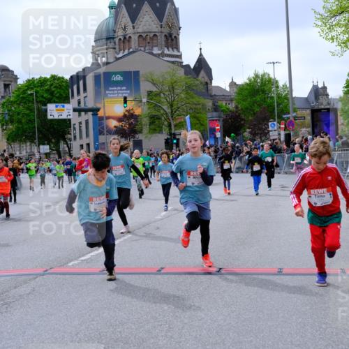 25.04.2026 - Das Zehntel Tim E. http://msf.ph/oto/9577007 25.04.2026 10:58:44 Ziel 5022, 5068, 5069, 5311, 5316, 5323, 5347, 5629, 5676, 5693, 5704, 5808, 5824, 5956, 6105, 6114, 6369, 6467, 6471, 6478, 6484, 6547, 6554, 6746, 6759, 6974, 6978, 7055, 7080, 7196, 7276, 7339, 7397, 7407, 7421, 7467, 7597, 7598, 7634, 7684, 7965, 7975, 7983 meine-sportfotos.de