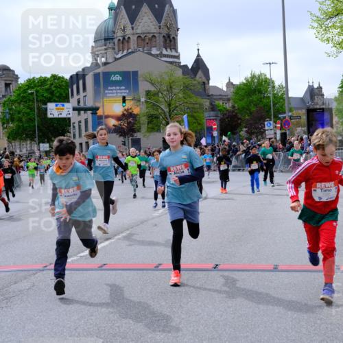 25.04.2026 - Das Zehntel Tim E. http://msf.ph/oto/9577009 25.04.2026 10:58:44 Ziel 5022, 5068, 5069, 5311, 5316, 5323, 5347, 5629, 5676, 5693, 5704, 5808, 5824, 5956, 6105, 6114, 6369, 6467, 6471, 6478, 6484, 6547, 6554, 6746, 6759, 6974, 6978, 7055, 7080, 7196, 7276, 7339, 7397, 7407, 7421, 7467, 7597, 7598, 7634, 7684, 7965, 7975, 7983 meine-sportfotos.de