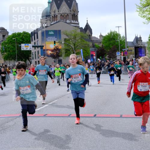 25.04.2026 - Das Zehntel Tim E. http://msf.ph/oto/9577010 25.04.2026 10:58:44 Ziel 5022, 5068, 5069, 5311, 5316, 5323, 5347, 5629, 5676, 5693, 5704, 5808, 5824, 5956, 6105, 6114, 6369, 6467, 6471, 6478, 6484, 6547, 6554, 6746, 6759, 6974, 6978, 7055, 7080, 7196, 7276, 7339, 7397, 7407, 7421, 7467, 7597, 7598, 7634, 7684, 7965, 7975, 7983 meine-sportfotos.de