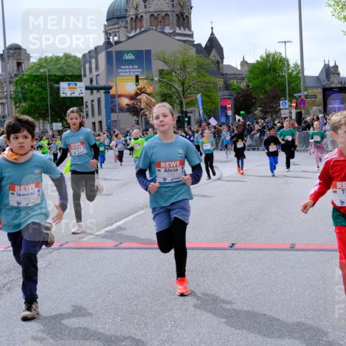 25.04.2026 - Das Zehntel Tim E. http://msf.ph/oto/9577013 25.04.2026 10:58:44 Ziel 5022, 5068, 5069, 5311, 5316, 5323, 5347, 5629, 5676, 5693, 5704, 5808, 5824, 5956, 6105, 6114, 6369, 6467, 6471, 6478, 6484, 6547, 6554, 6746, 6759, 6974, 6978, 7055, 7080, 7196, 7276, 7339, 7397, 7407, 7421, 7467, 7597, 7598, 7634, 7684, 7965, 7975, 7983 meine-sportfotos.de
