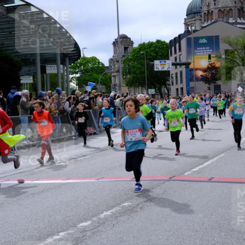 25.04.2026 - Das Zehntel Tim E. http://msf.ph/oto/9577022 25.04.2026 10:58:47 Ziel 5022, 5489, 5693, 5704, 5956, 6098, 6101, 6105, 6114, 6369, 6372, 6402, 6467, 6471, 6478, 6484, 6547, 6554, 6588, 6746, 6759, 6974, 6978, 7055, 7080, 7276, 7339, 7397, 7407, 7421, 7467, 7587, 7597, 7598, 7634, 7684, 7780, 7794, 7965, 7975 meine-sportfotos.de