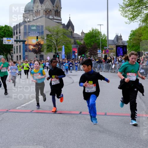 25.04.2026 - Das Zehntel Tim E. http://msf.ph/oto/9577030 25.04.2026 10:58:48 Ziel 5022, 5296, 5307, 5489, 5693, 5704, 5956, 6098, 6101, 6372, 6402, 6471, 6478, 6484, 6547, 6554, 6588, 6746, 6759, 6974, 6978, 7055, 7080, 7276, 7339, 7397, 7407, 7421, 7467, 7587, 7593, 7597, 7598, 7634, 7684, 7780, 7794, 7965, 7975 meine-sportfotos.de
