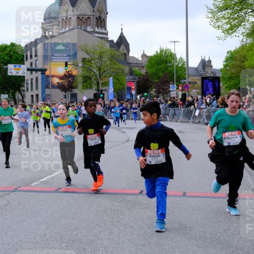 25.04.2026 - Das Zehntel Tim E. http://msf.ph/oto/9577031 25.04.2026 10:58:48 Ziel 5022, 5296, 5307, 5489, 5693, 5704, 5956, 6098, 6101, 6372, 6402, 6471, 6478, 6484, 6547, 6554, 6588, 6746, 6759, 6974, 6978, 7055, 7080, 7276, 7339, 7397, 7407, 7421, 7467, 7587, 7593, 7597, 7598, 7634, 7684, 7780, 7794, 7965, 7975 meine-sportfotos.de