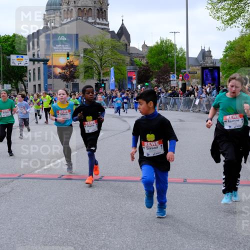 25.04.2026 - Das Zehntel Tim E. http://msf.ph/oto/9577032 25.04.2026 10:58:49 Ziel 5022, 5296, 5307, 5489, 5669, 5693, 5704, 5956, 6098, 6101, 6372, 6402, 6471, 6478, 6484, 6547, 6554, 6588, 6974, 6978, 7055, 7080, 7276, 7313, 7339, 7397, 7407, 7420, 7421, 7467, 7469, 7587, 7593, 7597, 7598, 7634, 7684, 7780, 7794, 7965, 7975 meine-sportfotos.de