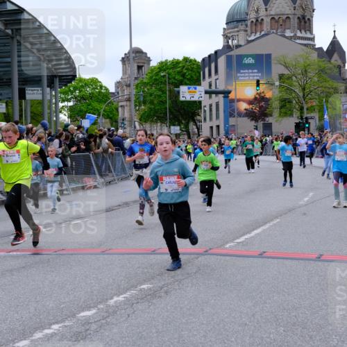 25.04.2026 - Das Zehntel Tim E. http://msf.ph/oto/9577039 25.04.2026 10:58:52 Ziel 5022, 5296, 5307, 5382, 5399, 5418, 5459, 5489, 5669, 5693, 5704, 6098, 6101, 6372, 6402, 6547, 6554, 6588, 6824, 6825, 6911, 6974, 6978, 7055, 7080, 7313, 7397, 7407, 7420, 7421, 7467, 7469, 7587, 7593, 7598, 7616, 7636, 7684, 7780, 7794, 7965, 7975 meine-sportfotos.de
