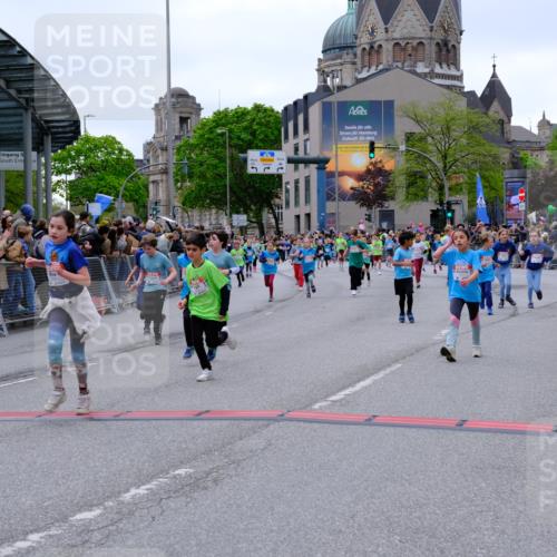 25.04.2026 - Das Zehntel Tim E. http://msf.ph/oto/9577044 25.04.2026 10:58:53 Ziel 5296, 5307, 5380, 5382, 5399, 5418, 5459, 5489, 5659, 5669, 5693, 5704, 5725, 5866, 6098, 6101, 6372, 6402, 6547, 6554, 6588, 6824, 6825, 6911, 6974, 6978, 7055, 7080, 7313, 7397, 7420, 7421, 7467, 7469, 7587, 7593, 7616, 7636, 7684, 7780, 7794, 7965, 7975 meine-sportfotos.de