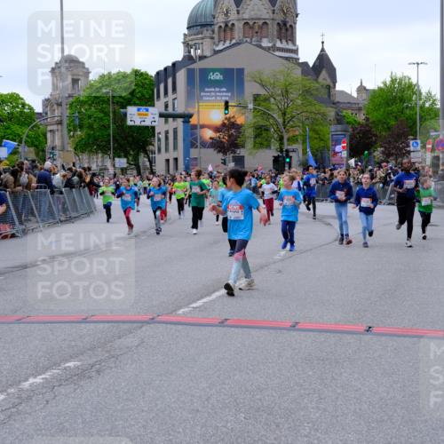 25.04.2026 - Das Zehntel Tim E. http://msf.ph/oto/9577052 25.04.2026 10:58:54 Ziel 5296, 5307, 5380, 5382, 5399, 5418, 5459, 5489, 5659, 5669, 5693, 5704, 5725, 5866, 6098, 6101, 6372, 6402, 6547, 6554, 6588, 6736, 6824, 6825, 6911, 6974, 6978, 7055, 7080, 7278, 7313, 7397, 7420, 7421, 7467, 7469, 7587, 7593, 7616, 7636, 7780, 7794, 7886, 7965, 7975 meine-sportfotos.de