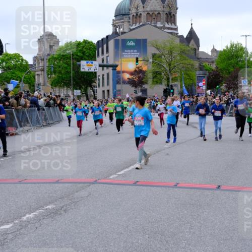25.04.2026 - Das Zehntel Tim E. http://msf.ph/oto/9577053 25.04.2026 10:58:54 Ziel 5296, 5307, 5380, 5382, 5399, 5418, 5459, 5489, 5659, 5669, 5693, 5704, 5725, 5866, 6098, 6101, 6372, 6402, 6547, 6554, 6588, 6736, 6824, 6825, 6911, 6974, 6978, 7055, 7080, 7278, 7313, 7397, 7420, 7421, 7467, 7469, 7587, 7593, 7616, 7636, 7780, 7794, 7886, 7965, 7975 meine-sportfotos.de