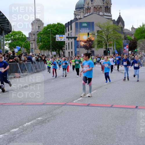25.04.2026 - Das Zehntel Tim E. http://msf.ph/oto/9577055 25.04.2026 10:58:55 Ziel 5178, 5179, 5296, 5307, 5380, 5382, 5399, 5418, 5459, 5489, 5659, 5669, 5693, 5704, 5725, 5866, 5962, 6098, 6101, 6372, 6402, 6554, 6588, 6736, 6824, 6825, 6911, 6974, 6978, 7055, 7080, 7278, 7313, 7397, 7420, 7421, 7469, 7587, 7593, 7616, 7636, 7780, 7794, 7886, 7965, 7975 meine-sportfotos.de