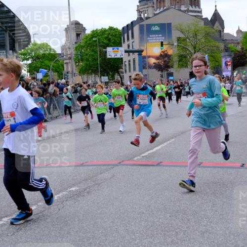 25.04.2026 - Das Zehntel Tim E. http://msf.ph/oto/9577077 25.04.2026 10:59:02 Ziel 5178, 5179, 5380, 5382, 5399, 5418, 5459, 5581, 5595, 5638, 5659, 5700, 5725, 5858, 5866, 5962, 6005, 6047, 6063, 6736, 6824, 6825, 6911, 7077, 7086, 7147, 7152, 7278, 7298, 7333, 7335, 7357, 7611, 7616, 7622, 7636, 7886 meine-sportfotos.de