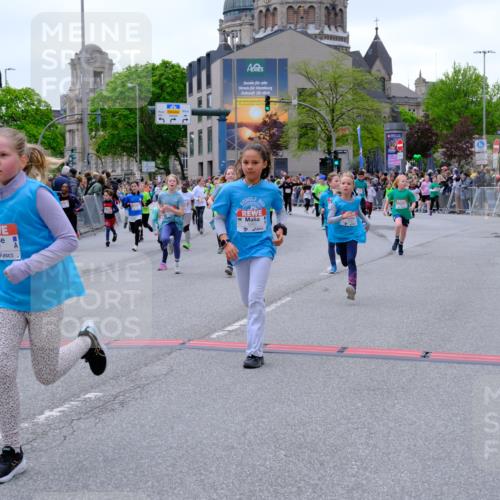 25.04.2026 - Das Zehntel Tim E. http://msf.ph/oto/9577136 25.04.2026 10:59:16 Ziel 5033, 5182, 5187, 5193, 5339, 5340, 5402, 5501, 5510, 5525, 5527, 5649, 5699, 5702, 5768, 5799, 5817, 5911, 5912, 5916, 5918, 5951, 5972, 6029, 6196, 6214, 6285, 6337, 6473, 6483, 6573, 6581, 6584, 6585, 6597, 6605, 6950, 6963, 6998, 7094, 7108, 7124, 7140, 7155, 7219, 7286, 7289, 7410, 7631, 7633, 7663, 7993 meine-sportfotos.de