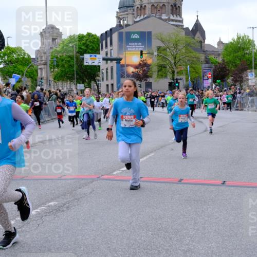 25.04.2026 - Das Zehntel Tim E. http://msf.ph/oto/9577137 25.04.2026 10:59:16 Ziel 5033, 5182, 5187, 5193, 5339, 5340, 5402, 5501, 5510, 5525, 5527, 5649, 5699, 5702, 5768, 5799, 5817, 5911, 5912, 5916, 5918, 5951, 5972, 6029, 6196, 6214, 6285, 6337, 6473, 6483, 6573, 6581, 6584, 6585, 6597, 6605, 6950, 6963, 6998, 7094, 7108, 7124, 7140, 7155, 7219, 7286, 7289, 7410, 7631, 7633, 7663, 7993 meine-sportfotos.de