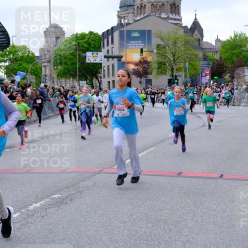 25.04.2026 - Das Zehntel Tim E. http://msf.ph/oto/9577138 25.04.2026 10:59:16 Ziel 5033, 5182, 5187, 5193, 5339, 5340, 5402, 5501, 5510, 5525, 5527, 5649, 5699, 5702, 5768, 5799, 5817, 5911, 5912, 5916, 5918, 5951, 5972, 6029, 6196, 6214, 6285, 6337, 6473, 6483, 6573, 6581, 6584, 6585, 6597, 6605, 6950, 6963, 6998, 7094, 7108, 7124, 7140, 7155, 7219, 7286, 7289, 7410, 7631, 7633, 7663, 7993 meine-sportfotos.de