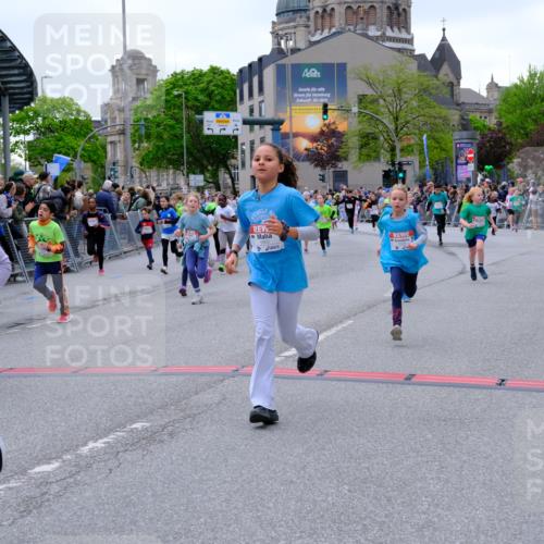 25.04.2026 - Das Zehntel Tim E. http://msf.ph/oto/9577139 25.04.2026 10:59:16 Ziel 5033, 5182, 5187, 5193, 5339, 5340, 5402, 5501, 5510, 5525, 5527, 5649, 5699, 5702, 5768, 5799, 5817, 5911, 5912, 5916, 5918, 5951, 5972, 6029, 6196, 6214, 6285, 6337, 6473, 6483, 6573, 6581, 6584, 6585, 6597, 6605, 6950, 6963, 6998, 7094, 7108, 7124, 7140, 7155, 7219, 7286, 7289, 7410, 7631, 7633, 7663, 7993 meine-sportfotos.de