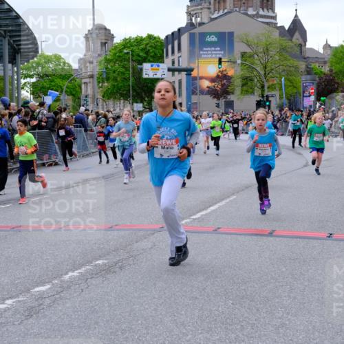 25.04.2026 - Das Zehntel Tim E. http://msf.ph/oto/9577141 25.04.2026 10:59:16 Ziel 5033, 5182, 5187, 5193, 5339, 5340, 5402, 5501, 5510, 5525, 5527, 5649, 5699, 5702, 5768, 5799, 5817, 5911, 5912, 5916, 5918, 5951, 5972, 6029, 6196, 6214, 6285, 6337, 6473, 6483, 6573, 6581, 6584, 6585, 6597, 6605, 6950, 6963, 6998, 7094, 7108, 7124, 7140, 7155, 7219, 7286, 7289, 7410, 7631, 7633, 7663, 7993 meine-sportfotos.de