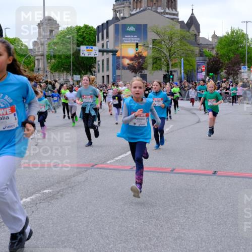 25.04.2026 - Das Zehntel Tim E. http://msf.ph/oto/9577143 25.04.2026 10:59:17 Ziel 5033, 5182, 5187, 5193, 5339, 5340, 5402, 5501, 5510, 5525, 5527, 5649, 5699, 5702, 5768, 5799, 5817, 5911, 5912, 5916, 5918, 5951, 5972, 6029, 6196, 6214, 6285, 6333, 6337, 6473, 6483, 6536, 6541, 6546, 6573, 6581, 6584, 6585, 6597, 6605, 6963, 7094, 7108, 7124, 7140, 7155, 7286, 7410, 7631, 7633, 7663, 7993 meine-sportfotos.de