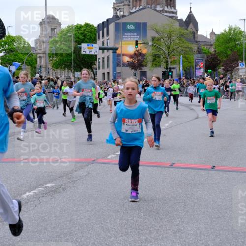 25.04.2026 - Das Zehntel Tim E. http://msf.ph/oto/9577144 25.04.2026 10:59:17 Ziel 5033, 5182, 5187, 5193, 5339, 5340, 5402, 5501, 5510, 5525, 5527, 5649, 5699, 5702, 5768, 5799, 5817, 5911, 5912, 5916, 5918, 5951, 5972, 6029, 6196, 6214, 6285, 6333, 6337, 6473, 6483, 6536, 6541, 6546, 6573, 6581, 6584, 6585, 6597, 6605, 6963, 7094, 7108, 7124, 7140, 7155, 7286, 7410, 7631, 7633, 7663, 7993 meine-sportfotos.de