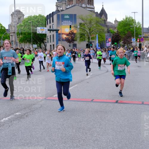 25.04.2026 - Das Zehntel Tim E. http://msf.ph/oto/9577150 25.04.2026 10:59:18 Ziel 5033, 5182, 5187, 5193, 5340, 5402, 5501, 5525, 5527, 5649, 5699, 5702, 5768, 5799, 5817, 5911, 5912, 5918, 5951, 5972, 6029, 6196, 6214, 6285, 6333, 6337, 6473, 6483, 6536, 6541, 6546, 6573, 6581, 6584, 6585, 6597, 6605, 6963, 7094, 7108, 7124, 7140, 7155, 7286, 7410, 7631, 7633, 7663, 7993 meine-sportfotos.de