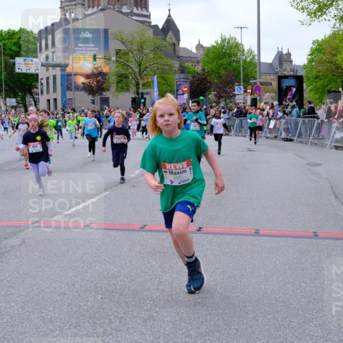 25.04.2026 - Das Zehntel Tim E. http://msf.ph/oto/9577156 25.04.2026 10:59:19 Ziel 5033, 5182, 5340, 5402, 5501, 5525, 5527, 5649, 5699, 5702, 5768, 5799, 5817, 5911, 5912, 5918, 5951, 5972, 6029, 6196, 6214, 6285, 6303, 6333, 6337, 6473, 6483, 6536, 6541, 6546, 6573, 6581, 6584, 6585, 6597, 6605, 6963, 7094, 7108, 7124, 7140, 7155, 7179, 7286, 7631, 7633, 7692, 7993 meine-sportfotos.de