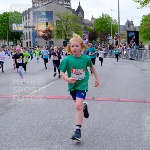25.04.2026 - Das Zehntel Tim E. http://msf.ph/oto/9577157 25.04.2026 10:59:19 Ziel 5033, 5182, 5340, 5402, 5501, 5525, 5527, 5649, 5699, 5702, 5768, 5799, 5817, 5911, 5912, 5918, 5951, 5972, 6029, 6196, 6214, 6285, 6303, 6333, 6337, 6473, 6483, 6536, 6541, 6546, 6573, 6581, 6584, 6585, 6597, 6605, 6963, 7094, 7108, 7124, 7140, 7155, 7179, 7286, 7631, 7633, 7692, 7993 meine-sportfotos.de