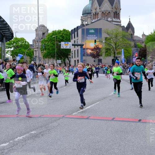 25.04.2026 - Das Zehntel Tim E. http://msf.ph/oto/9577161 25.04.2026 10:59:20 Ziel 5033, 5198, 5340, 5402, 5501, 5525, 5527, 5699, 5702, 5768, 5799, 5817, 5911, 5912, 5918, 5951, 5972, 6196, 6214, 6285, 6303, 6333, 6337, 6473, 6483, 6536, 6541, 6546, 6573, 6581, 6584, 6585, 6597, 6605, 6963, 7017, 7059, 7094, 7108, 7124, 7140, 7155, 7174, 7179, 7286, 7631, 7633, 7692, 7993 meine-sportfotos.de