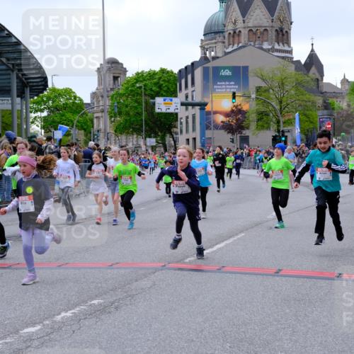 25.04.2026 - Das Zehntel Tim E. http://msf.ph/oto/9577163 25.04.2026 10:59:20 Ziel 5033, 5198, 5340, 5402, 5501, 5525, 5527, 5699, 5702, 5768, 5799, 5817, 5911, 5912, 5918, 5951, 5972, 6196, 6214, 6285, 6303, 6333, 6337, 6473, 6483, 6536, 6541, 6546, 6573, 6581, 6584, 6585, 6597, 6605, 6963, 7017, 7059, 7094, 7108, 7124, 7140, 7155, 7174, 7179, 7286, 7631, 7633, 7692, 7993 meine-sportfotos.de