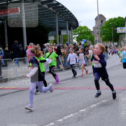 25.04.2026 - Das Zehntel Tim E. http://msf.ph/oto/9577167 25.04.2026 10:59:21 Ziel 5033, 5198, 5340, 5402, 5501, 5525, 5527, 5699, 5702, 5768, 5799, 5817, 5918, 5951, 5972, 6196, 6214, 6285, 6303, 6333, 6337, 6465, 6473, 6483, 6536, 6541, 6546, 6573, 6581, 6584, 6585, 6597, 6605, 6963, 7017, 7059, 7094, 7108, 7124, 7140, 7155, 7174, 7179, 7286, 7631, 7633, 7692, 7993 meine-sportfotos.de