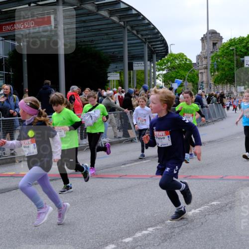 25.04.2026 - Das Zehntel Tim E. http://msf.ph/oto/9577169 25.04.2026 10:59:21 Ziel 5033, 5198, 5340, 5402, 5501, 5525, 5527, 5699, 5702, 5768, 5799, 5817, 5918, 5951, 5972, 6196, 6214, 6285, 6303, 6333, 6337, 6465, 6473, 6483, 6536, 6541, 6546, 6573, 6581, 6584, 6585, 6597, 6605, 6963, 7017, 7059, 7094, 7108, 7124, 7140, 7155, 7174, 7179, 7286, 7631, 7633, 7692, 7993 meine-sportfotos.de