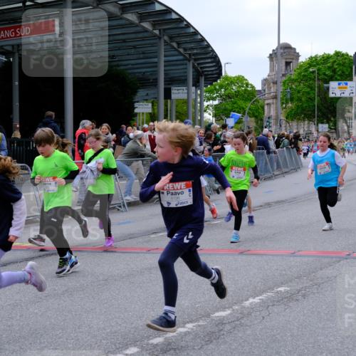 25.04.2026 - Das Zehntel Tim E. http://msf.ph/oto/9577170 25.04.2026 10:59:21 Ziel 5033, 5198, 5340, 5402, 5501, 5525, 5527, 5699, 5702, 5768, 5799, 5817, 5918, 5951, 5972, 6196, 6214, 6285, 6303, 6333, 6337, 6465, 6473, 6483, 6536, 6541, 6546, 6573, 6581, 6584, 6585, 6597, 6605, 6963, 7017, 7059, 7094, 7108, 7124, 7140, 7155, 7174, 7179, 7286, 7631, 7633, 7692, 7993 meine-sportfotos.de