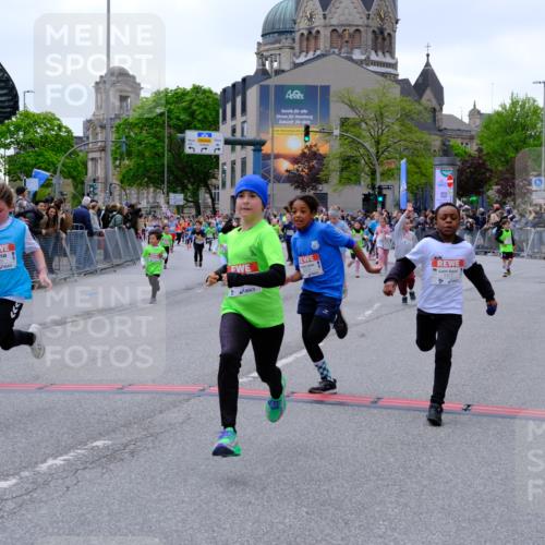 25.04.2026 - Das Zehntel Tim E. http://msf.ph/oto/9577178 25.04.2026 10:59:22 Ziel 5033, 5198, 5340, 5402, 5527, 5699, 5702, 5768, 5799, 5817, 5918, 5951, 5972, 5975, 6196, 6214, 6255, 6285, 6303, 6333, 6337, 6465, 6473, 6483, 6536, 6541, 6546, 6573, 6577, 6584, 6585, 6597, 6605, 6963, 7013, 7017, 7059, 7094, 7108, 7124, 7140, 7155, 7174, 7179, 7286, 7631, 7633, 7692, 7844, 7993 meine-sportfotos.de