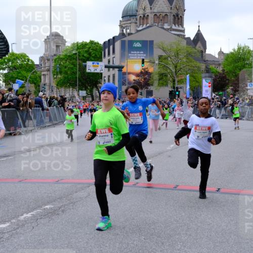 25.04.2026 - Das Zehntel Tim E. http://msf.ph/oto/9577179 25.04.2026 10:59:22 Ziel 5033, 5198, 5340, 5402, 5527, 5699, 5702, 5768, 5799, 5817, 5918, 5951, 5972, 5975, 6196, 6214, 6255, 6285, 6303, 6333, 6337, 6465, 6473, 6483, 6536, 6541, 6546, 6573, 6577, 6584, 6585, 6597, 6605, 6963, 7013, 7017, 7059, 7094, 7108, 7124, 7140, 7155, 7174, 7179, 7286, 7631, 7633, 7692, 7844, 7993 meine-sportfotos.de