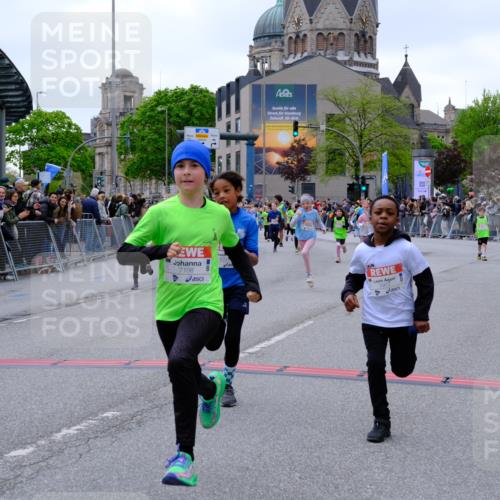 25.04.2026 - Das Zehntel Tim E. http://msf.ph/oto/9577181 25.04.2026 10:59:22 Ziel 5033, 5198, 5340, 5402, 5527, 5699, 5702, 5768, 5799, 5817, 5918, 5951, 5972, 5975, 6196, 6214, 6255, 6285, 6303, 6333, 6337, 6465, 6473, 6483, 6536, 6541, 6546, 6573, 6577, 6584, 6585, 6597, 6605, 6963, 7013, 7017, 7059, 7094, 7108, 7124, 7140, 7155, 7174, 7179, 7286, 7631, 7633, 7692, 7844, 7993 meine-sportfotos.de