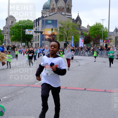 25.04.2026 - Das Zehntel Tim E. http://msf.ph/oto/9577185 25.04.2026 10:59:22 Ziel 5033, 5198, 5340, 5402, 5527, 5699, 5702, 5768, 5799, 5817, 5918, 5951, 5972, 5975, 6196, 6214, 6255, 6285, 6303, 6333, 6337, 6465, 6473, 6483, 6536, 6541, 6546, 6573, 6577, 6584, 6585, 6597, 6605, 6963, 7013, 7017, 7059, 7094, 7108, 7124, 7140, 7155, 7174, 7179, 7286, 7631, 7633, 7692, 7844, 7993 meine-sportfotos.de