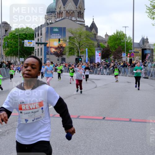 25.04.2026 - Das Zehntel Tim E. http://msf.ph/oto/9577187 25.04.2026 10:59:23 Ziel 5033, 5198, 5340, 5402, 5527, 5699, 5702, 5768, 5799, 5918, 5951, 5972, 5975, 6196, 6214, 6255, 6257, 6261, 6285, 6303, 6333, 6337, 6465, 6483, 6536, 6541, 6546, 6573, 6577, 7012, 7013, 7017, 7059, 7094, 7108, 7124, 7140, 7155, 7174, 7179, 7286, 7631, 7633, 7692, 7844, 7993 meine-sportfotos.de