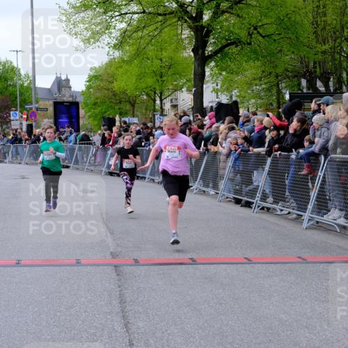 25.04.2026 - Das Zehntel Tim E. http://msf.ph/oto/9577194 25.04.2026 10:59:24 Ziel 5033, 5198, 5343, 5402, 5527, 5699, 5702, 5768, 5918, 5951, 5972, 5975, 6196, 6214, 6255, 6257, 6261, 6303, 6333, 6337, 6465, 6483, 6536, 6541, 6546, 6573, 6577, 7012, 7013, 7017, 7059, 7094, 7108, 7124, 7140, 7155, 7174, 7179, 7286, 7465, 7631, 7633, 7692, 7826, 7844, 7993 meine-sportfotos.de